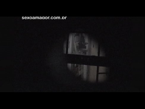 ❤️ Blondie bliver hemmeligt videooptaget af en voyeur fra nabolaget gemt bag hule mursten ☑ Super porno at da.xxxnd.ru ❌️❤
